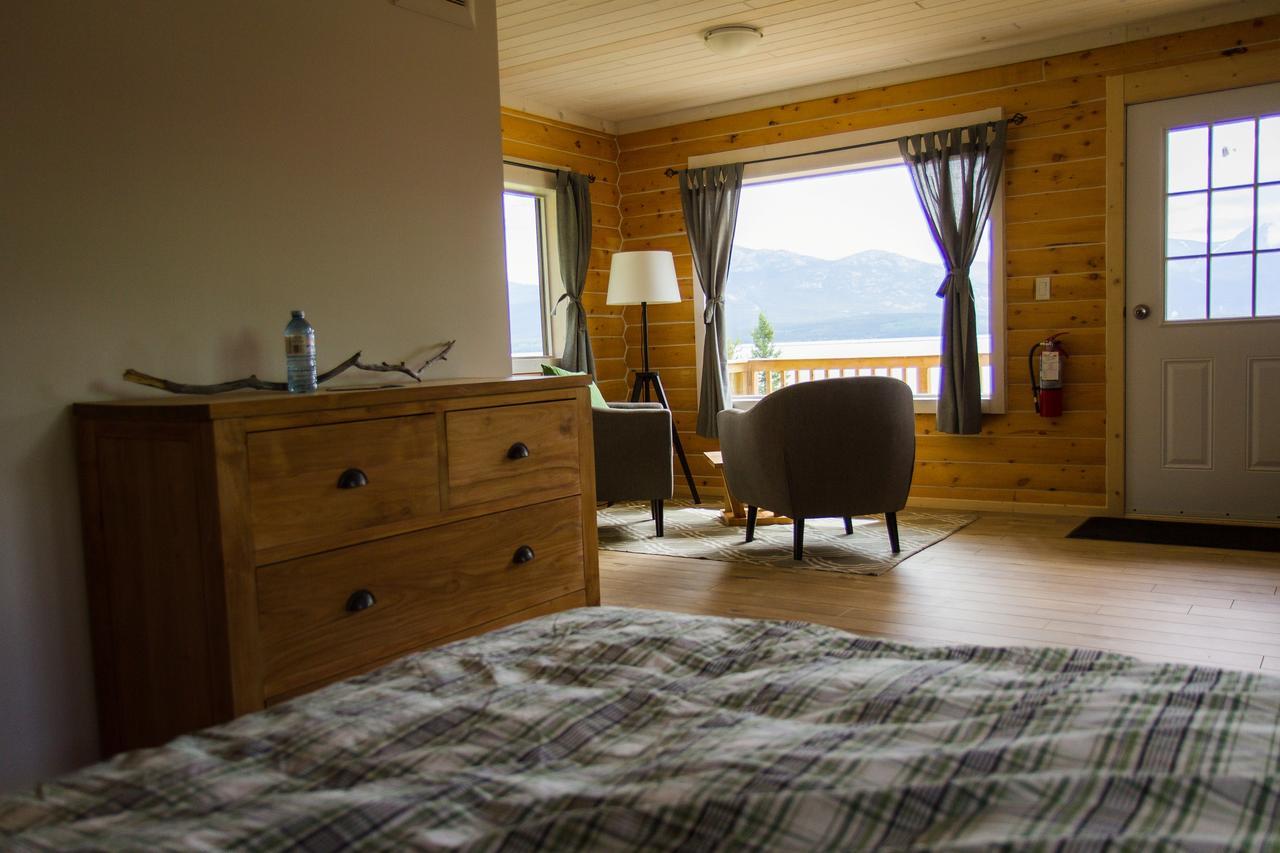 Southern Lakes Resort Tagish Экстерьер фото