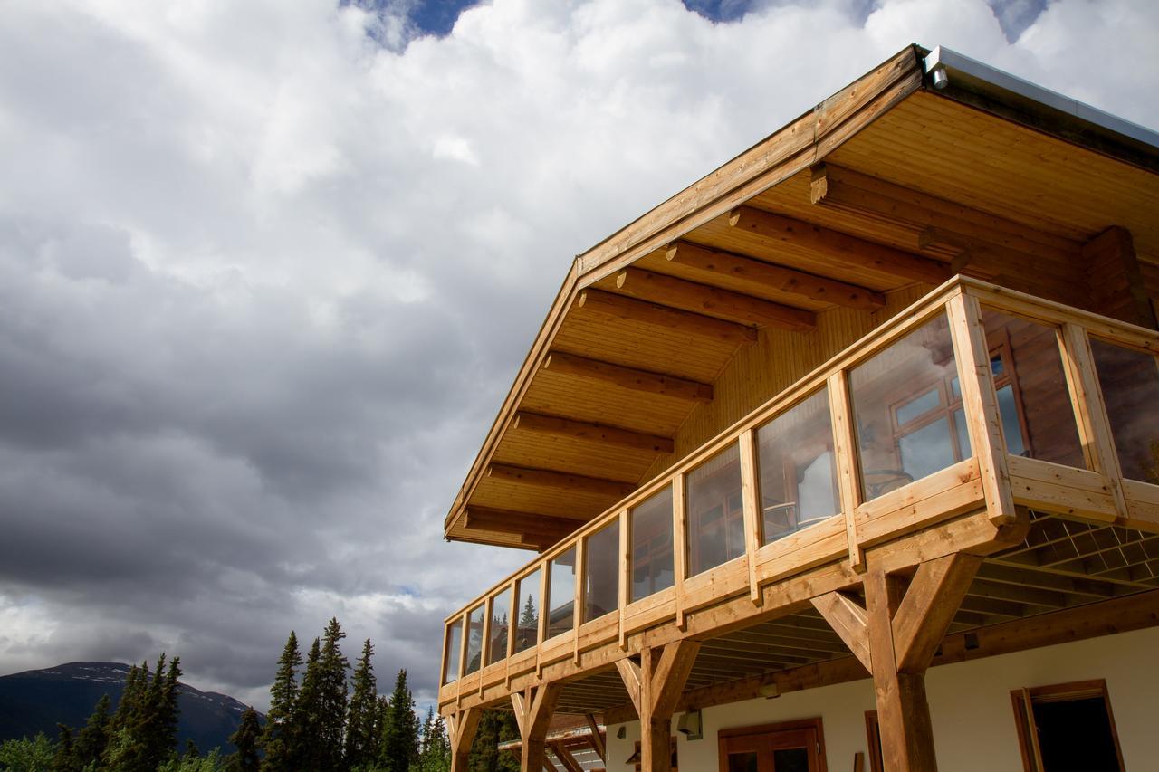 Southern Lakes Resort Tagish Экстерьер фото